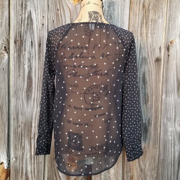 Sheer Blouse Black White Dot Print Old Navy Size XS Georgette Key Hole Flowy EUC - Picture 3 of 7